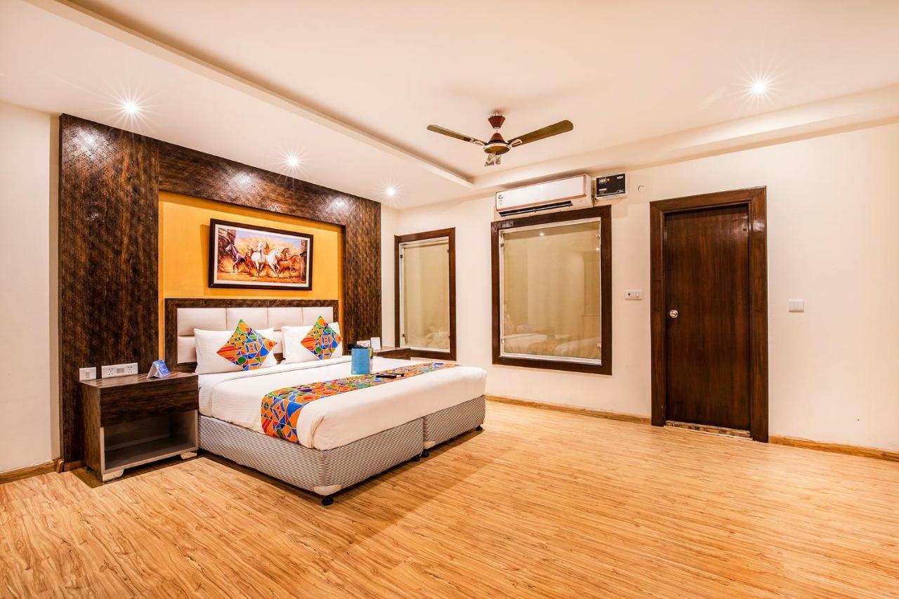 Fabhotel Shoba Estate Delhi Airport New Delhi Exteriör bild