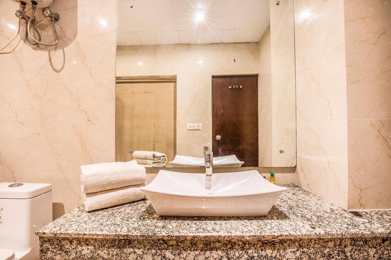 Fabhotel Shoba Estate Delhi Airport New Delhi Exteriör bild